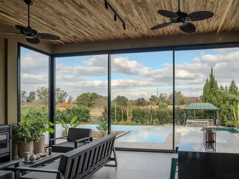 Imponente propiedad en Pilar Golf | VCO Propiedades