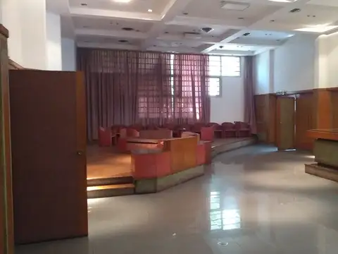 Oficina en Venta con 10 cocheras