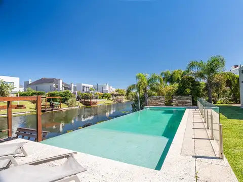 VENTA CASA NUEVO QUILMES 5 AMBIENTES AL AGUA