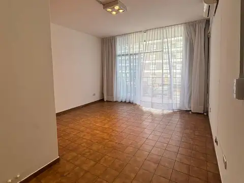 Departamento en venta  Centrico, con gran balcón a la calle