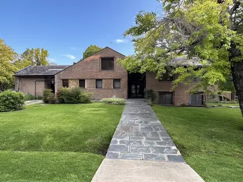 Casa en Venta en lote de 2.412 mt2 en Olivos Golf Club!