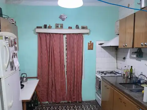 Casa de 4 amb. con garaje en venta | Berazategui Centro