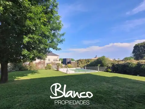 Casa 7 ambientes con 4 baños