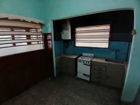 Depto Tipo Casa en Alquiler en Caseros, $ 950.000