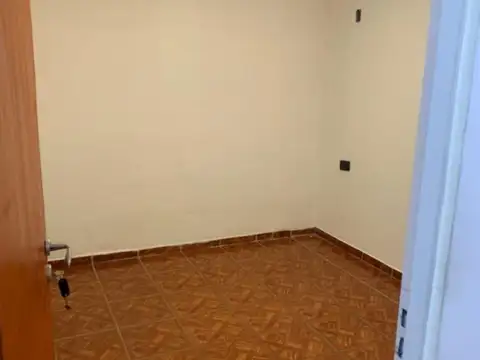 Avenida Belgrano 865 , Piso 1