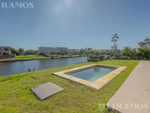Casa 7 ambientes con 3 baños