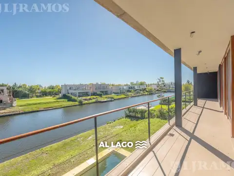 A la laguna a estrenar    4 dormitorios, en venta  en Laguna Grande