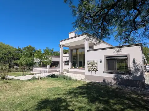 Se vende Imponente Casa en Villa de las Rosas, Traslasierra, Cordoba