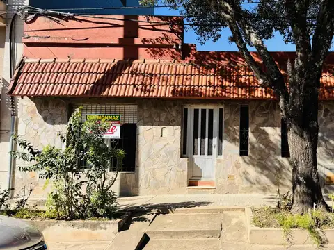 Casa zona Centro Colón Importante Lote