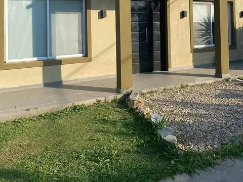 Casa en venta Barrio Las Moras, Bosques F. Varela