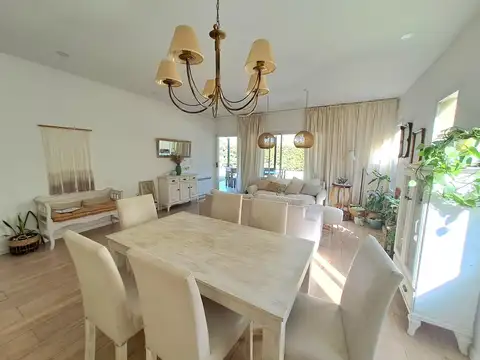 Casa 5 ambientes con 1 baño