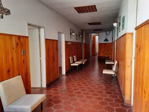 Casa 6 ambientes con 2 baños