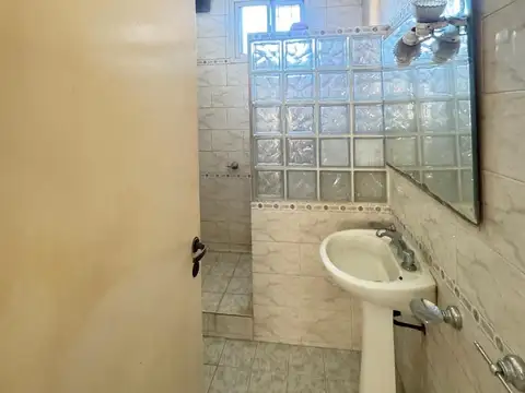 Casa en venta a reciclar en Berazategui.