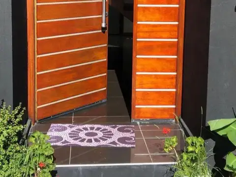 Casa en Alquiler en Haras Santa María, USD 1.700