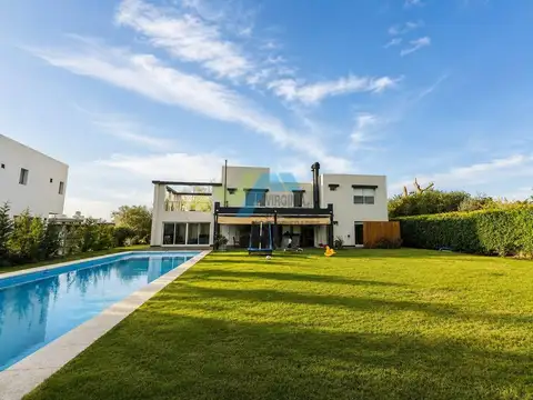Casa en Alquiler de 4 dormitorios