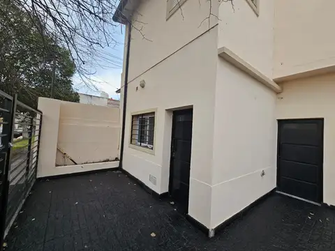 Depto Tipo Casa en Alquiler de 2 dormitorios