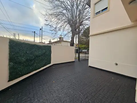 Depto Tipo Casa en Alquiler en Quilmes Oeste, $ 900.000