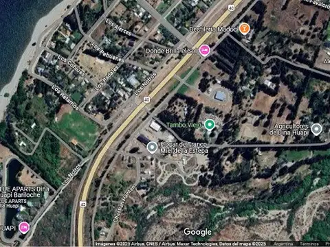 Dina Huapi. Excepcional fracción de 2500m2, totalmente plana en hermoso entorno. Planos aprobados