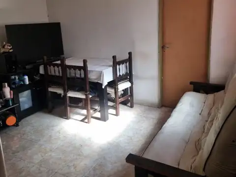 DEPARTAMENTO 2 AMBIENTES CON PATIO PB V. LUZURIAGA