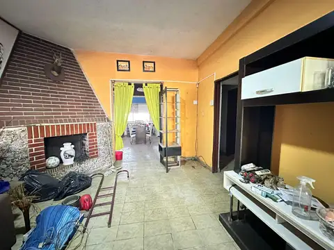 Casa 5 ambientes con 2 baños