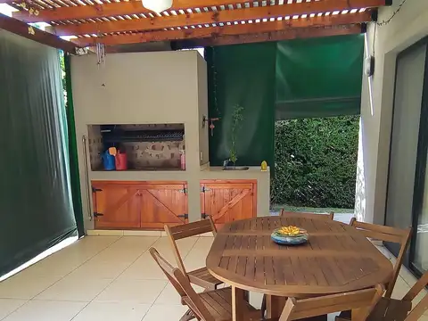 Casa en Venta en Pilar del Este - Santa Guadalupe, USD 202.000