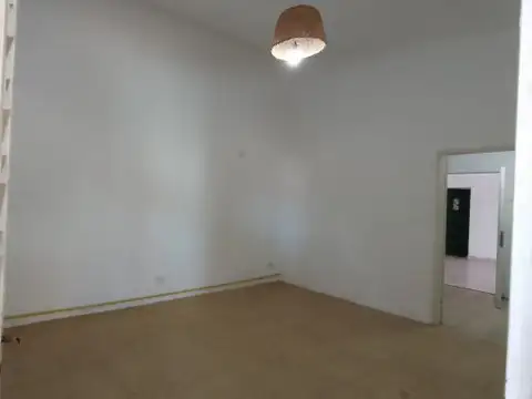 Casa 2 ambientes con 2 baños