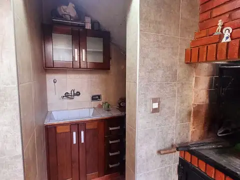 VENTA CASA VALENTIN ALSINA CENTRO COCHERA +TERRAZA