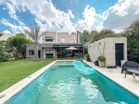 Casa en Venta en Los Naranjos, USD 320.000