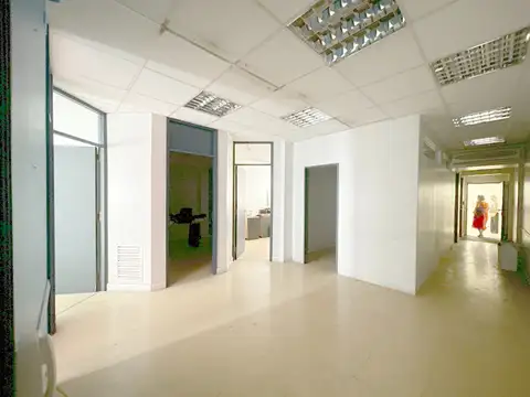 Oficina en Venta 80 años