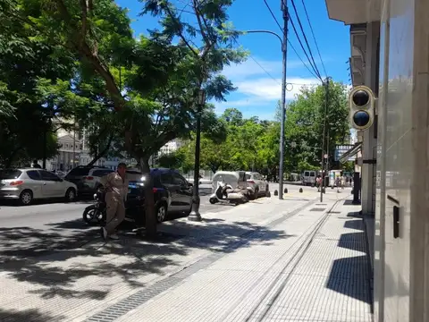 Oficina en Venta 80 años