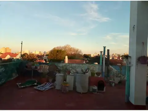 Depto Tipo Casa 4 ambientes con 2 baños