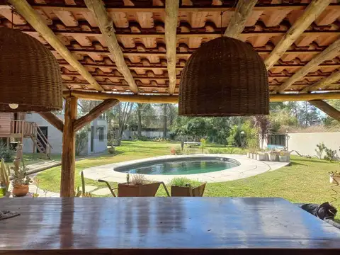 Casa Alquiler Barrio Altavista Maschwitz con excelente jardin y pileta