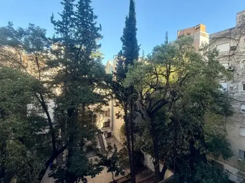 MUY LUMINOSO - OPORTUNIDAD UNICA en Recoleta
