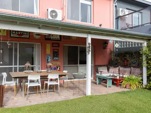 Casa 5 ambientes con 2 baños