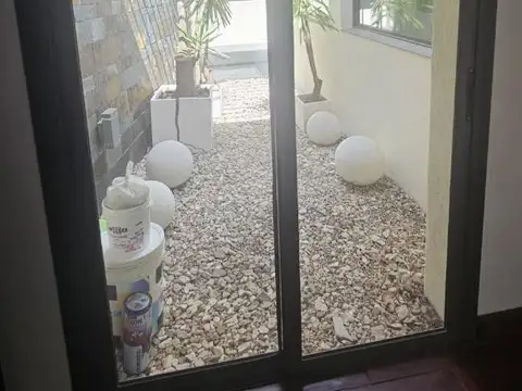 OFICINA 60mts2 EXCELENTE UBICACIÓN B° JARDIN