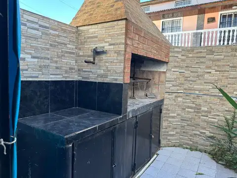 Depto Tipo Casa en Venta de 5 ambientes
