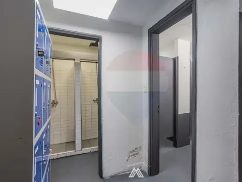 VENTA LOCAL CORDON SUR MUY AMPLIO CON RENTA