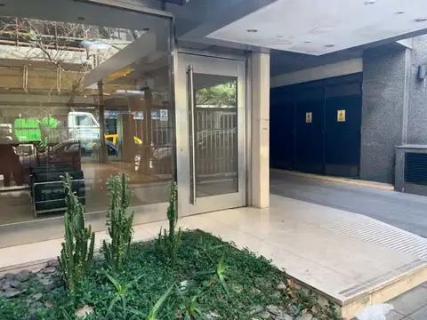 VENTA OFICINA  RECOLETA PISO COMPLETO LUMINOSA