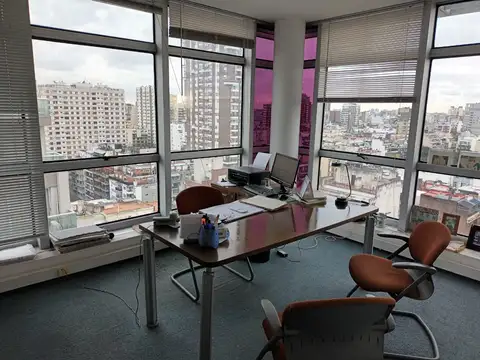 Excelente oficina a 2 cuadras de Cabildo y Juramento, alto y luminoso. Cochera Fija