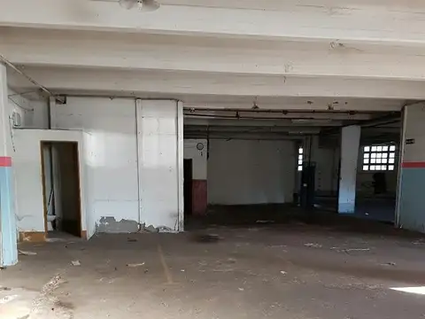 VENTA Galpón o Lote para desarrollo. A media cuadra de Av. Perón