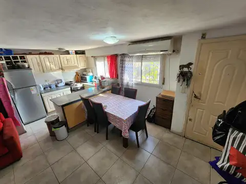 Depto Tipo Casa 3 ambientes con 2 baños