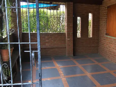 Casa 3 ambientes con 1 baño