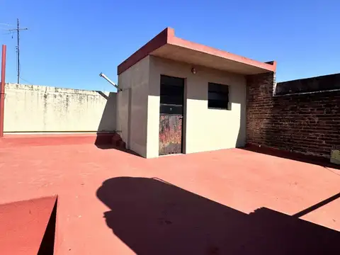 CASA 3 AMB. C/ GARAJE, JARDIN, TERRAZA C/LAVADERO + DPTO 2 AMB. EN LOTE DE 9,50 X 21MTS