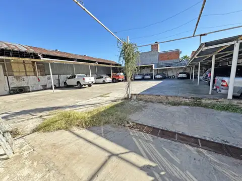 Local - Depto - Cochera en venta