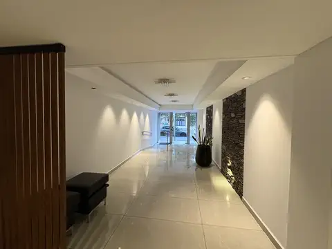 Av. Larrazabal 600, Piso 2