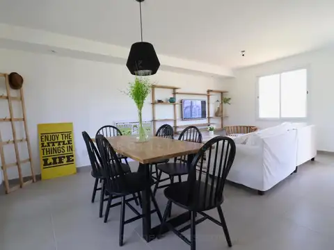 Casa en Venta en Garin, USD 158.000