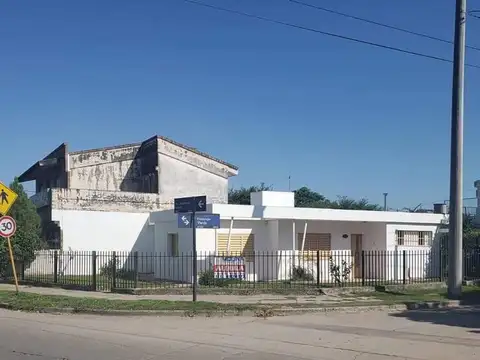 CASA  3 DORMITORIOS PARQUE LICEO SEGUNDA SECCION