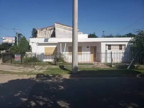 Avenida Alfonsina Storni 100