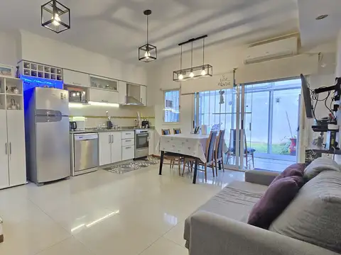 Impecable 2 ambientes con Jardín, Parilla, toillete y baño completo