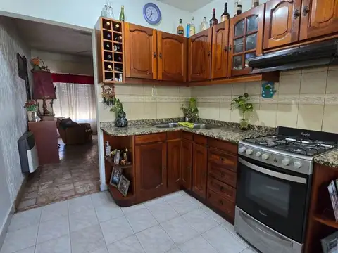 VENTA CASA 3 AMB CON COCHERA Y JARDIN EZPELETA